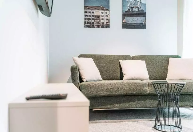 Blackhome Innsbruck City South I Contactless Check In