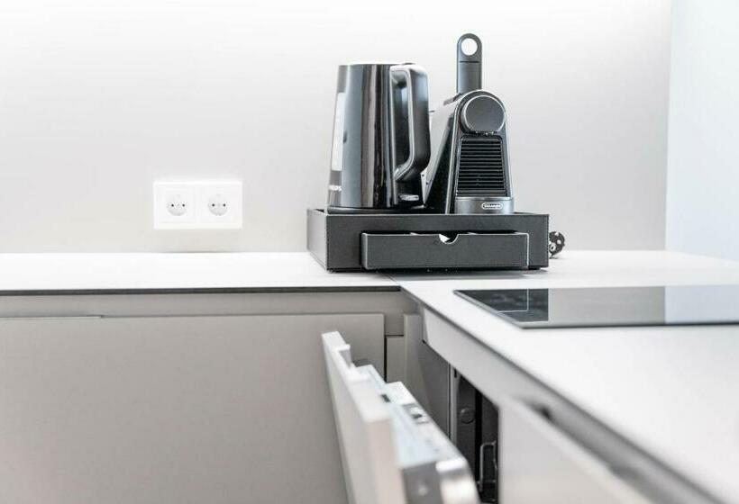 Blackhome Innsbruck City South I Contactless Check In