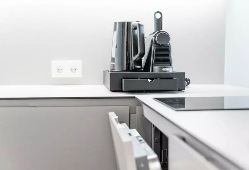 Blackhome Innsbruck City South I Contactless Check In
