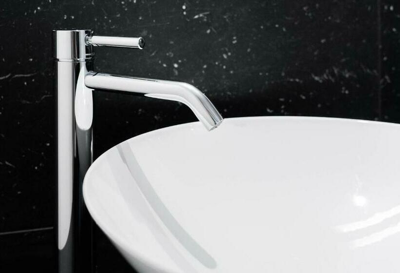 Blackhome Innsbruck City South I Contactless Check In