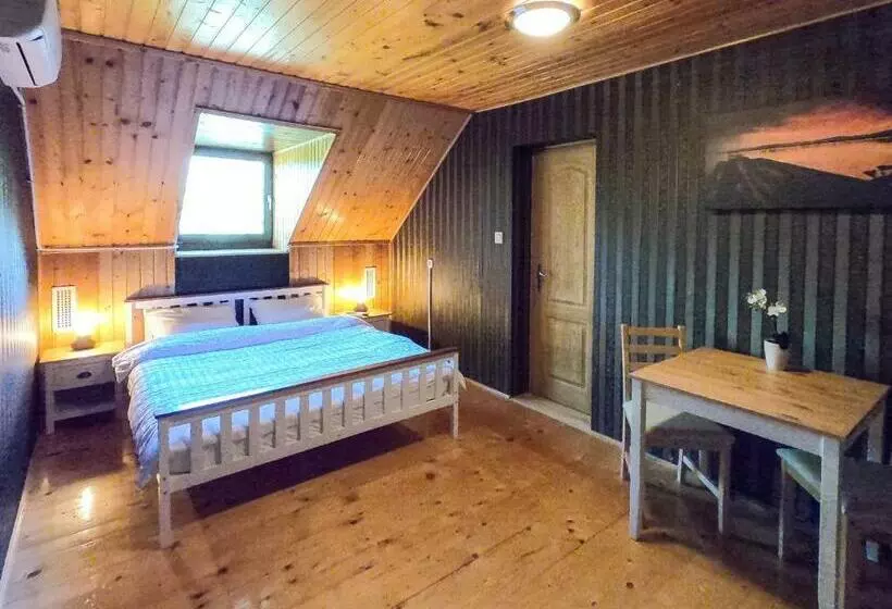 ホテル Gosztonyi Villa