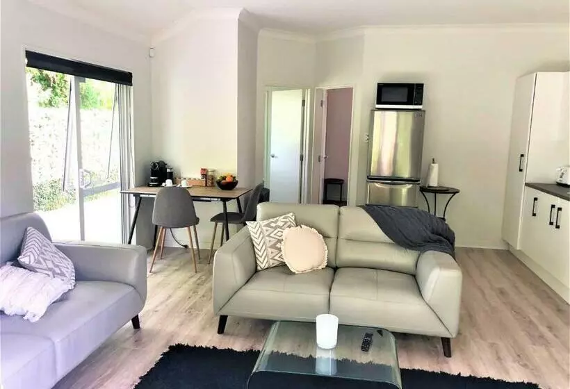 Majatalo Robyn S Retreat