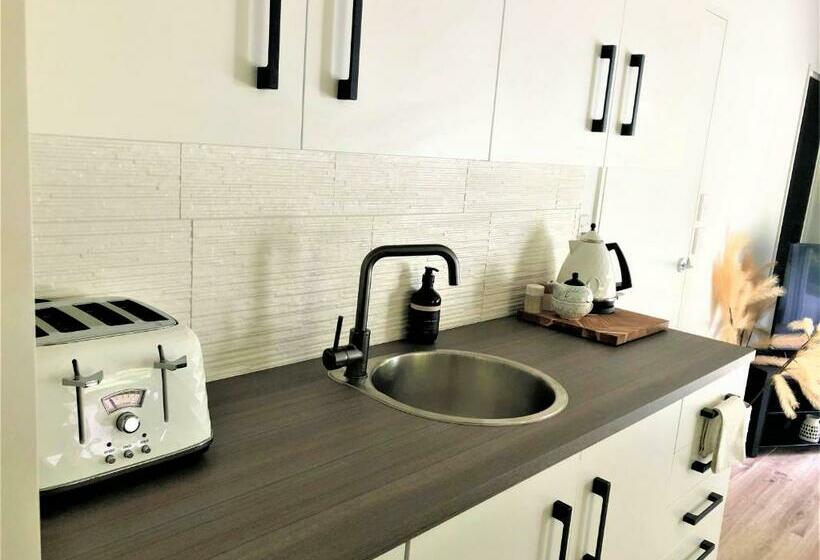 膳宿费 Robyn S Retreat