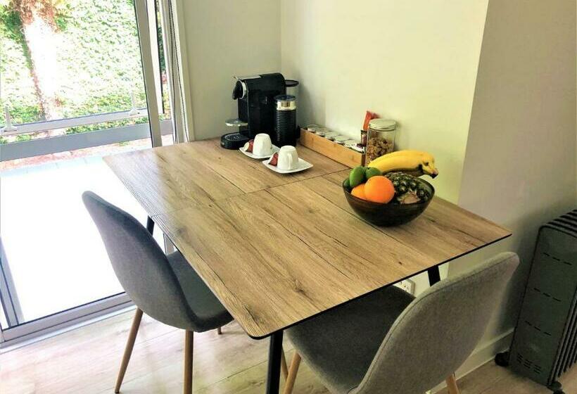 膳宿费 Robyn S Retreat