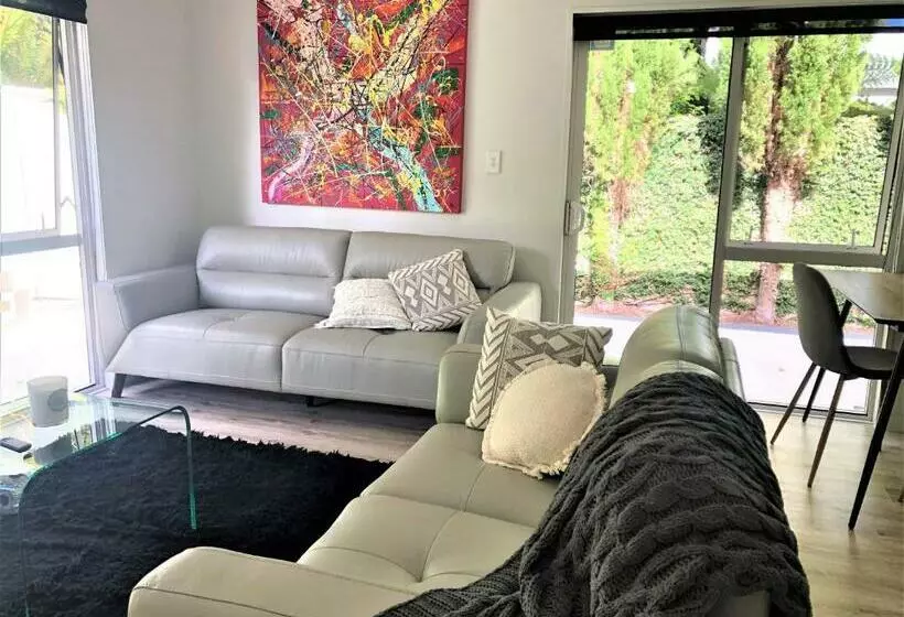 Majatalo Robyn S Retreat