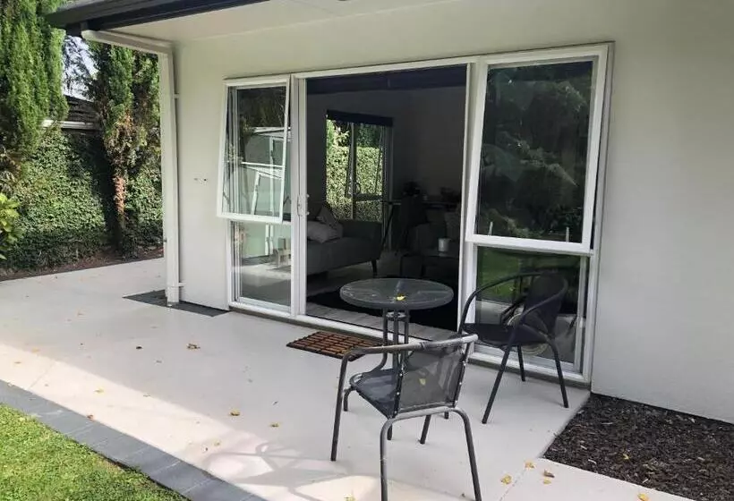 Majatalo Robyn S Retreat
