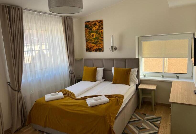 1912 Bed & Breakfast