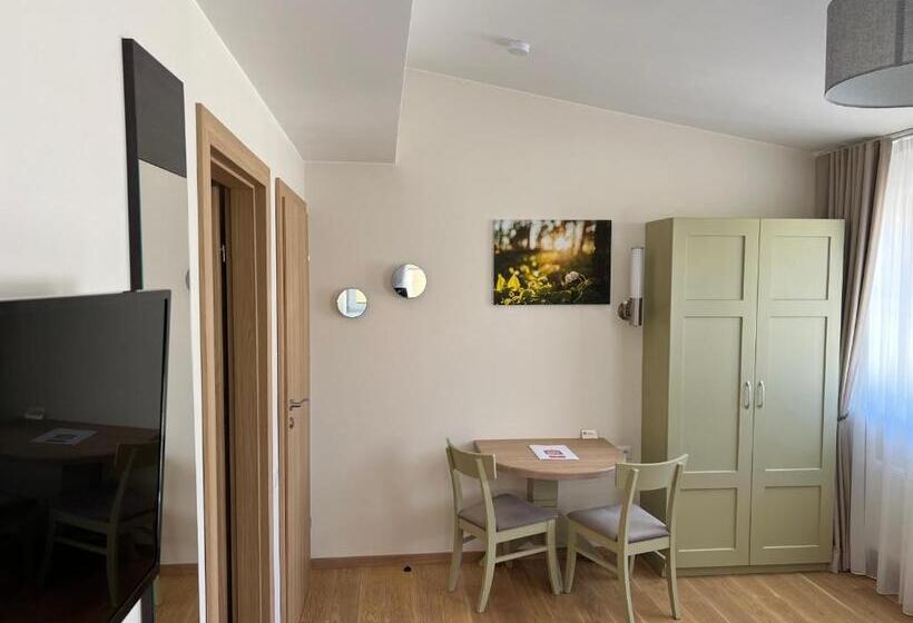 1912 Bed & Breakfast