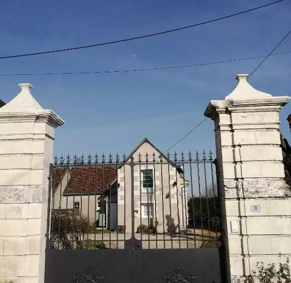 Aamiaismajoitus (B&B) Le Clos Des Augers. Chambre Descartes