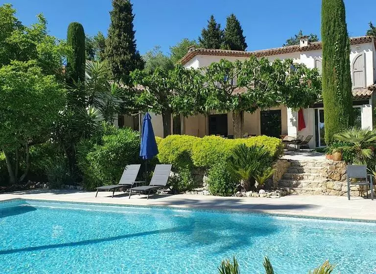 Aamiaismajoitus (B&B) Le Domaine Des Mûriers   Charme, Chic, Calme En Provence Côte D Azur