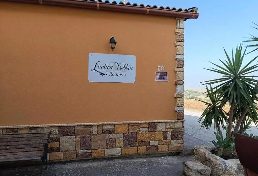 هتل L Antica Trebbia Rooms