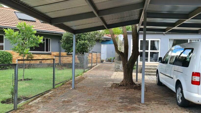 膳宿费 Emmaus Double Room