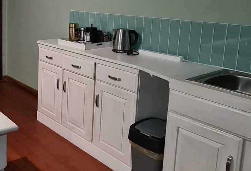 膳宿费 Emmaus Double Room