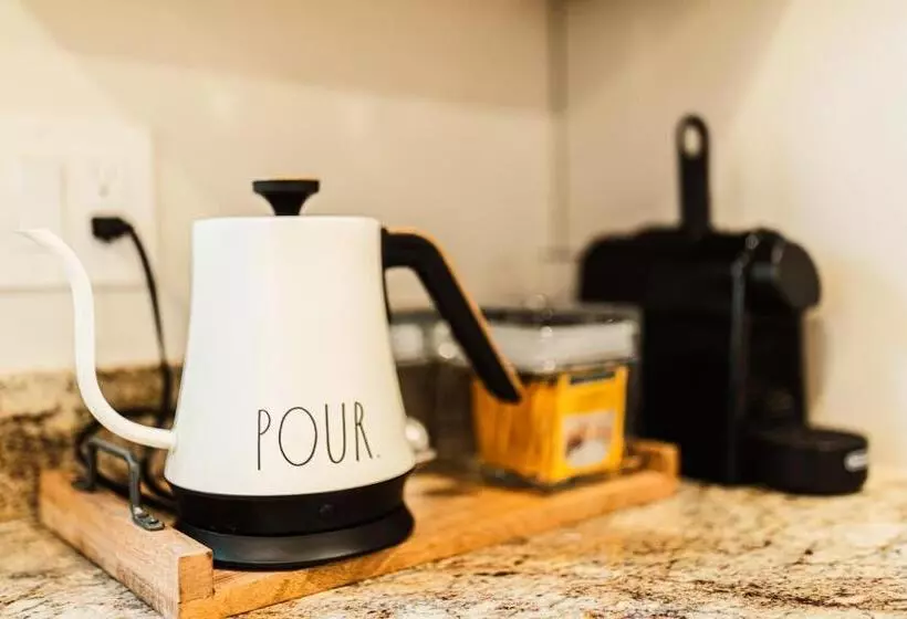 The Inn At Newton Highlands