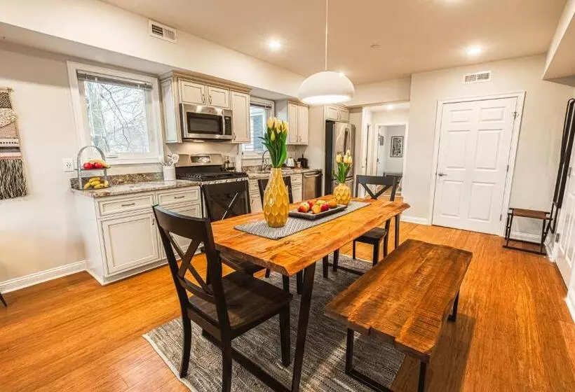 The Inn At Newton Highlands