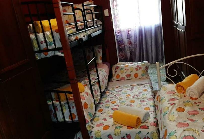 Bed and Breakfast Meyenburg Dorm Room