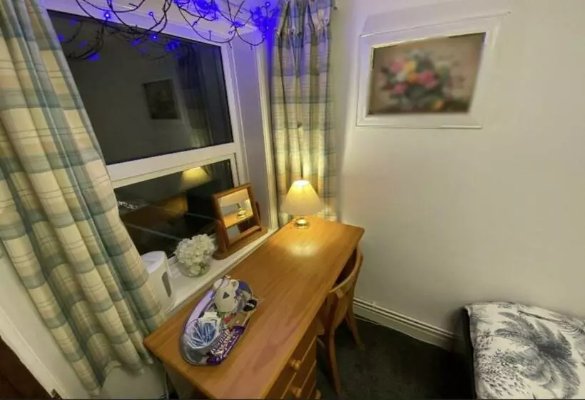 Aamiaismajoitus (B&B) Prince Cottage