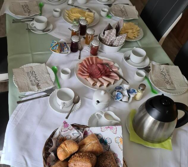 Gästezimmer Treuen Bed & Breakfast