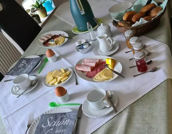 Gästezimmer Treuen   Bed & Breakfast