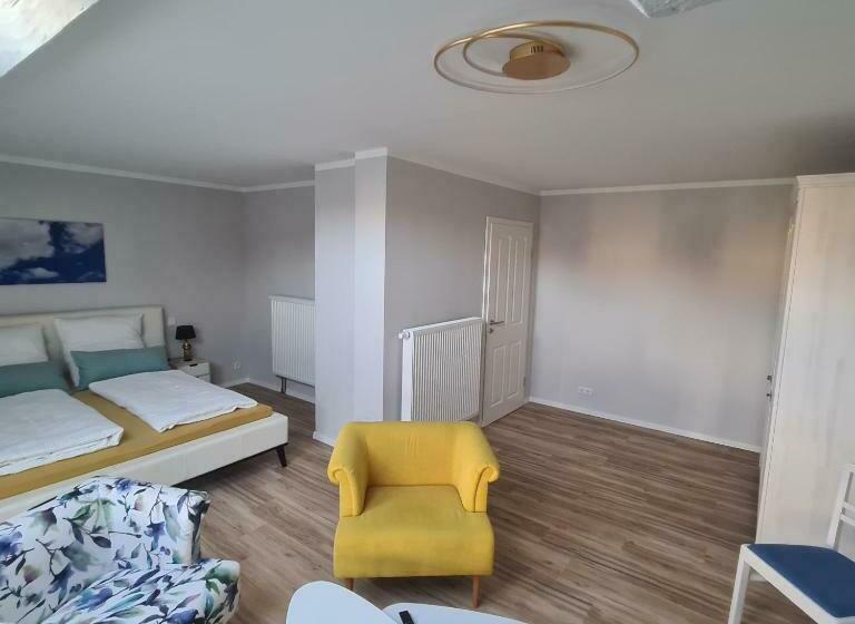 Gästezimmer Treuen Bed & Breakfast