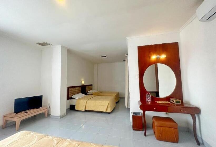 ホテル Wisata Indah Sibolga