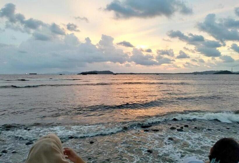 ホテル Wisata Indah Sibolga