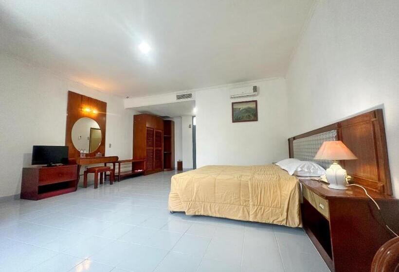 ホテル Wisata Indah Sibolga