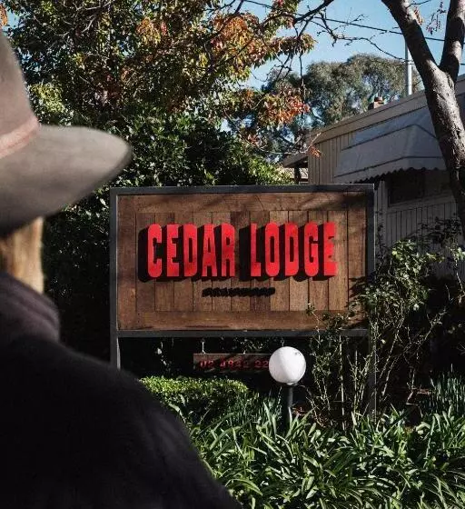 モーテル Cedar Lodge