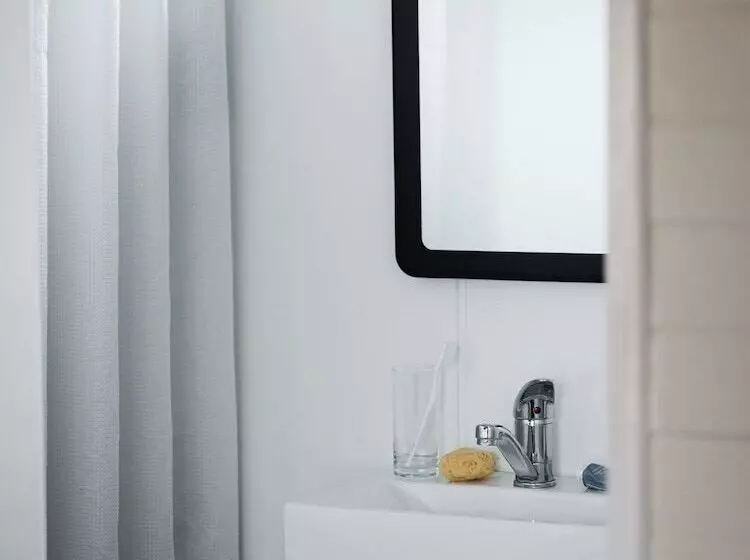 モーテル Cedar Lodge