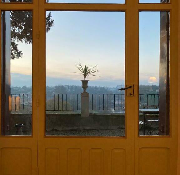 بنسيون Au Petit Thouars