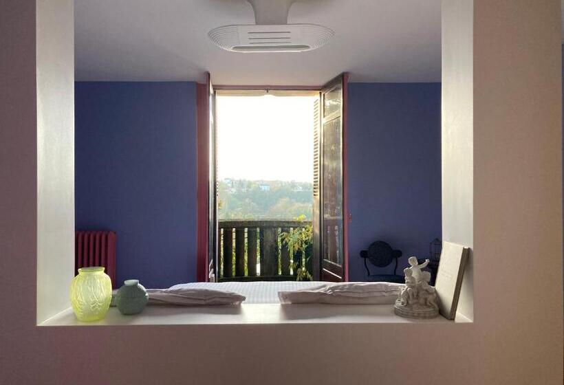 بنسيون Au Petit Thouars