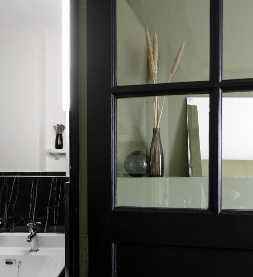 بنسيون Au Petit Thouars