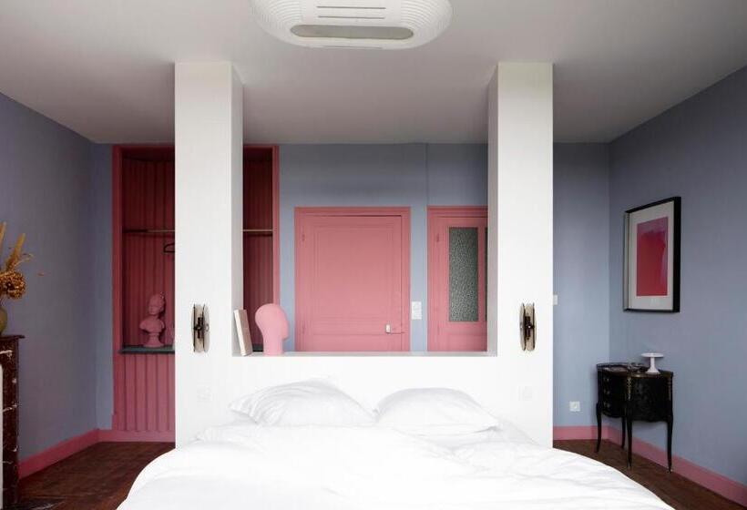 بنسيون Au Petit Thouars