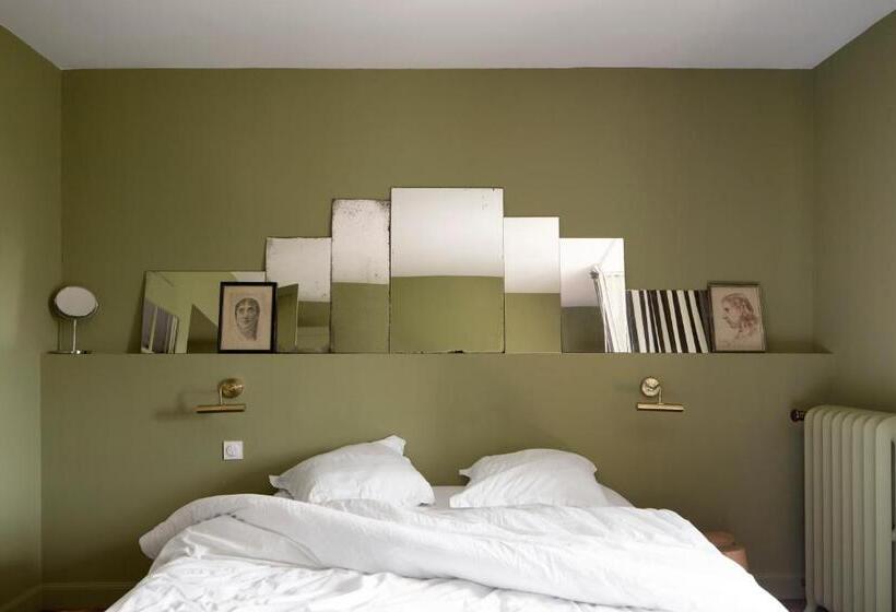 بنسيون Au Petit Thouars