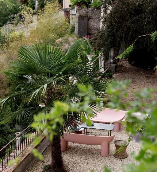 بنسيون Au Petit Thouars