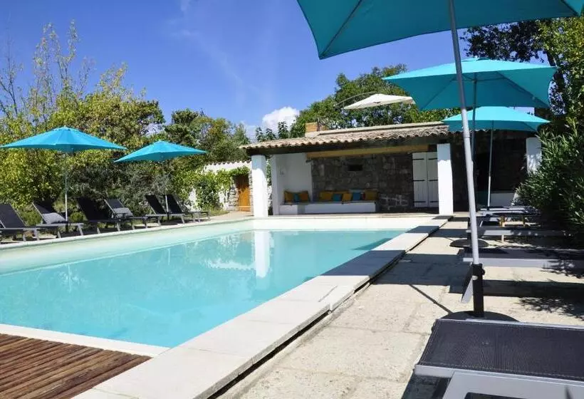 Majatalo Un Je Ne Sais Quoi De Paradis