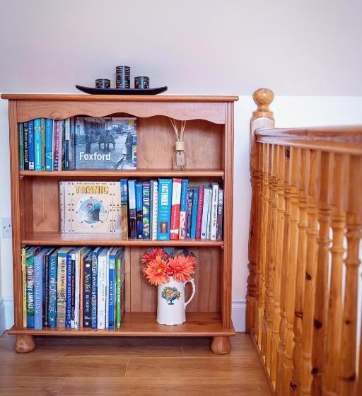 Ross Beach Family Farmhouse B&b