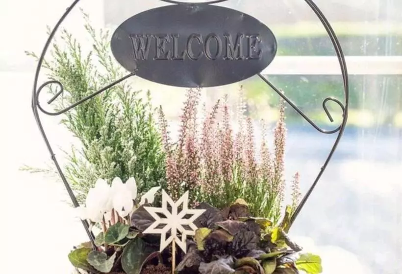 Ross Beach Family Farmhouse B&b