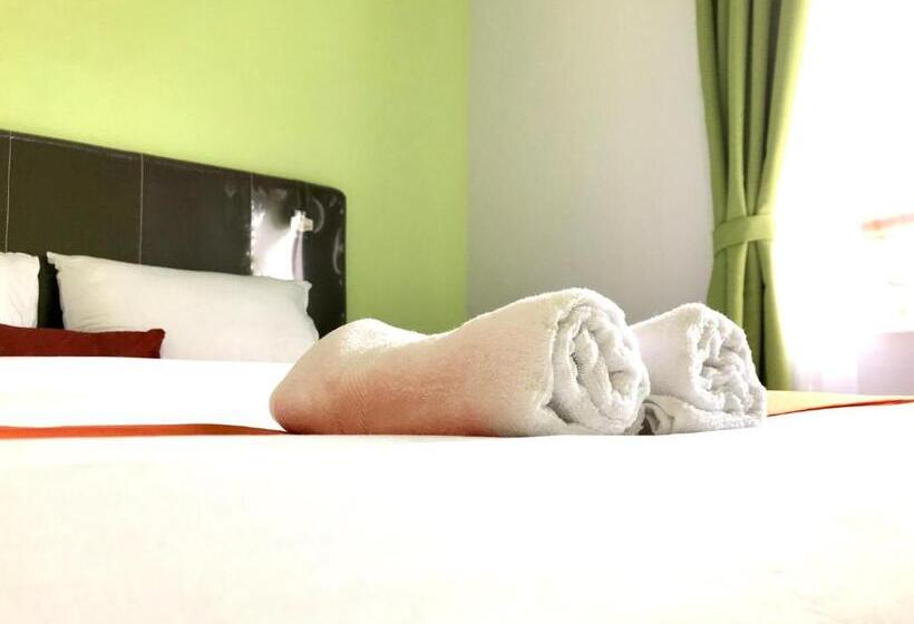 هتل Panorama Guest House Syariah