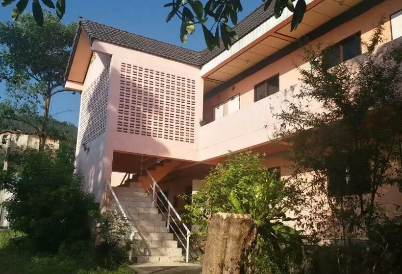 ホテル The 99 Inn