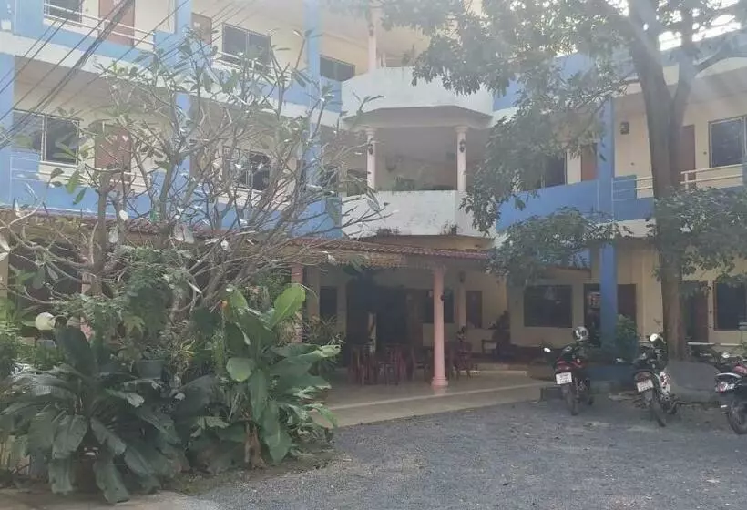 ホテル The 99 Inn