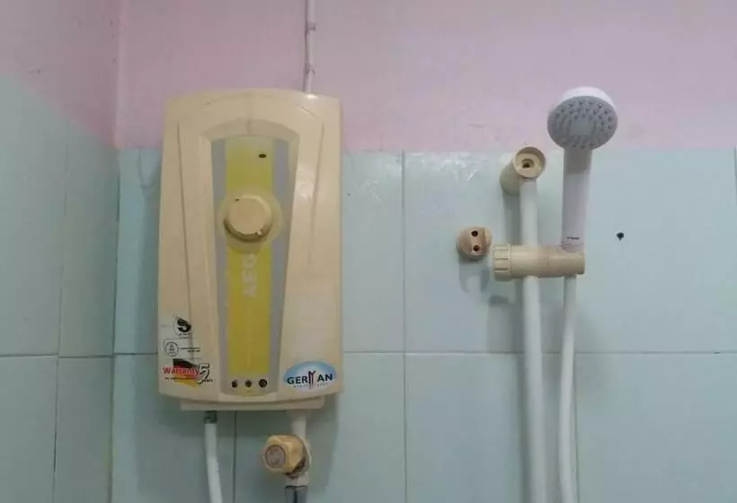 ホテル The 99 Inn