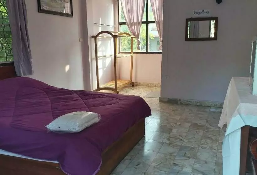 ホテル The 99 Inn