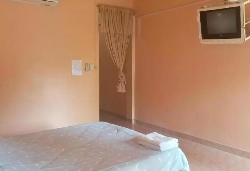 ホテル The 99 Inn