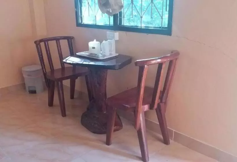 ホテル The 99 Inn