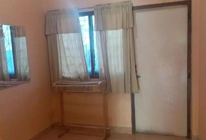 ホテル The 99 Inn