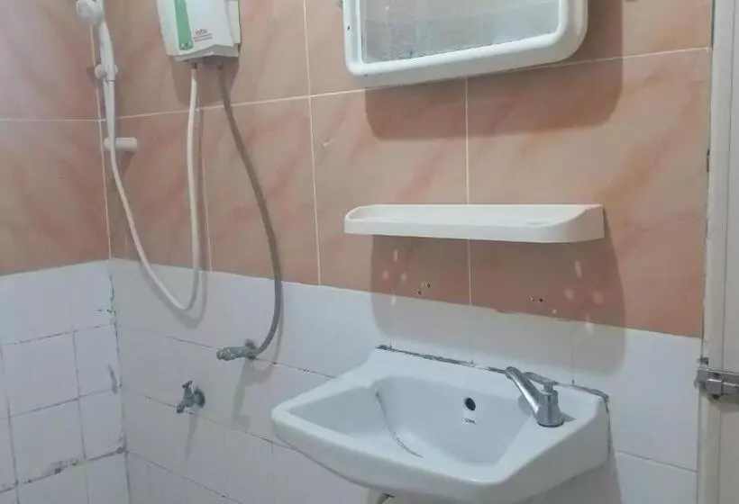 ホテル The 99 Inn