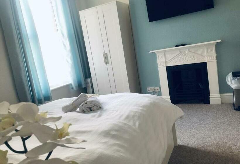 بنسيون Poole Stay