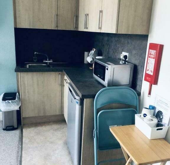 بنسيون Poole Stay