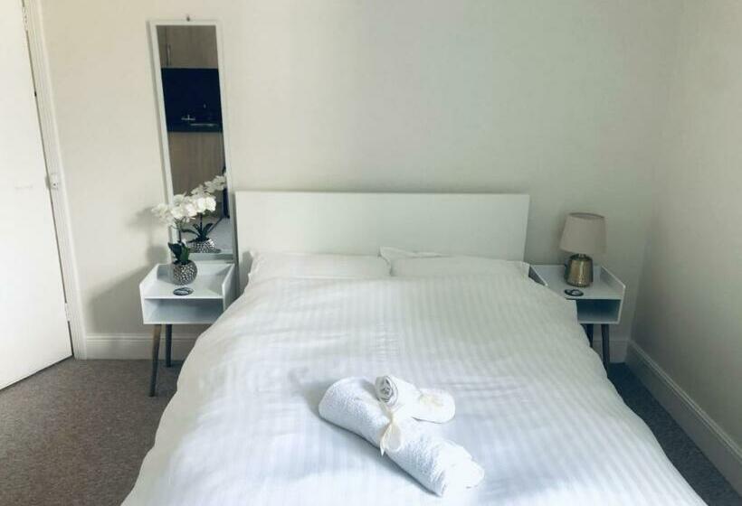 بنسيون Poole Stay